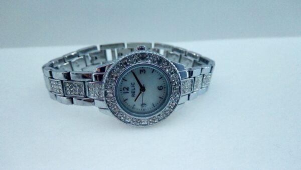 RELIC Japan Movement Quartz Wristwatch zr34312 - Image 4